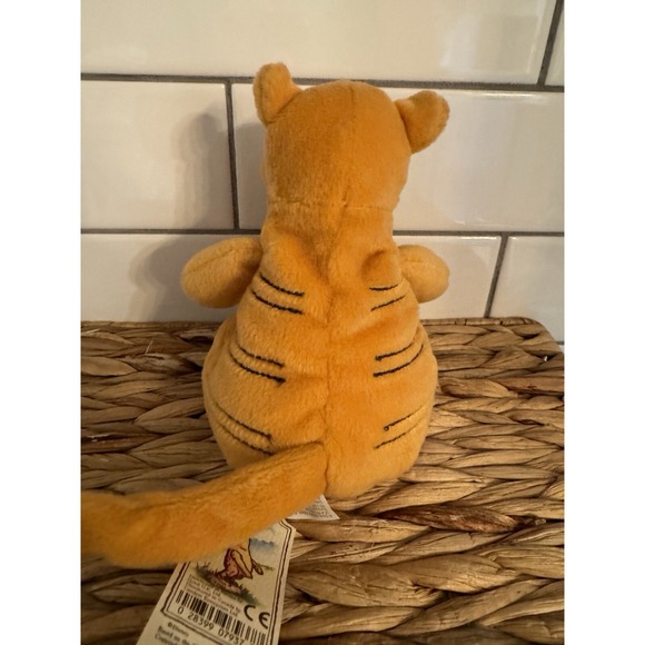 Gund Classic Pooh Sitting Tigger Plush 8 in New With Tag - Picture 3 of 5